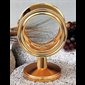 Lunule sur pied 5.75" (14,5 cm) Ht., 4" (10 cm) Diam.