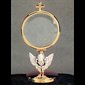 Lunule sur pied 6 1/8" (15,5 cm) Ht., 3 3/8" (8,5cm) Diam.