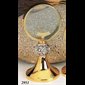 Lunule sur pied 7 7/8" (20 cm) Ht., 4 3/8" (11 cm) Diam.