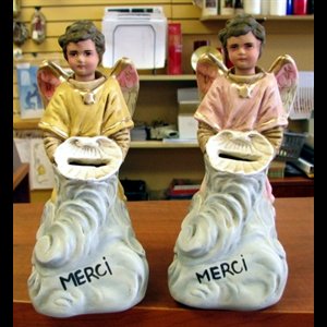 Ange-Merci 8.5"  (21.6 cm) en plâtre